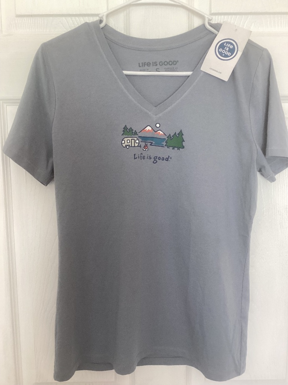 Life is Good Women's Lakeside Camper V-Neck Tee NWT Size Small Stone Blue
